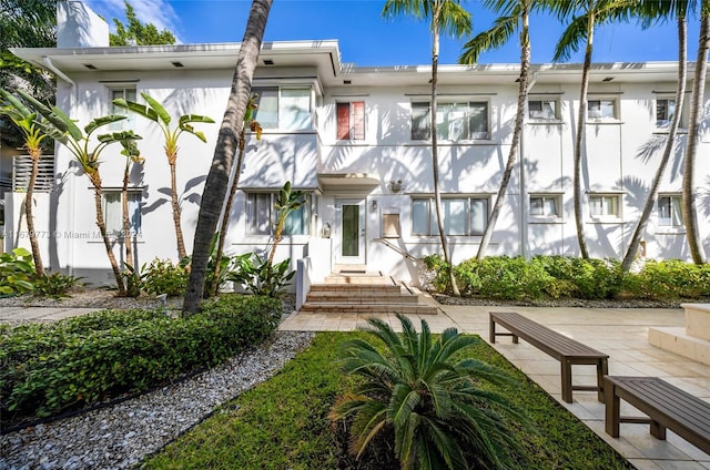 731 6th St Unit 201-E, Miami Beach, FL 33139 - view of front of house with stucco siding