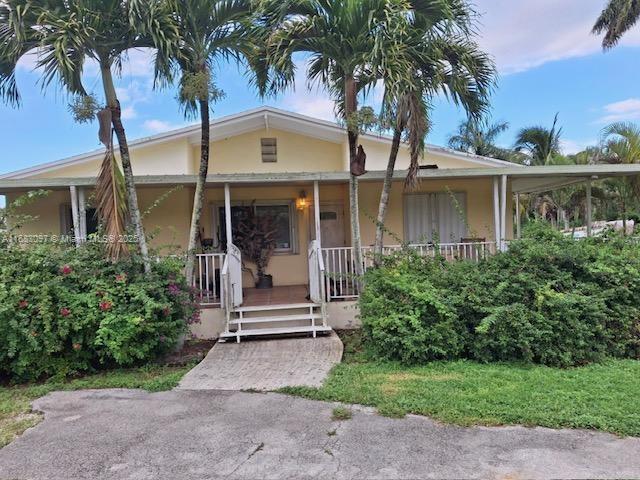 view of front of house with a porch