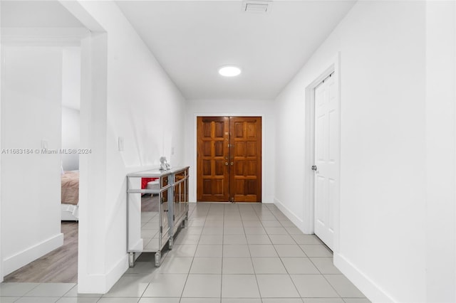 811 W 33rd St, Hialeah, FL 33012 - foyer entrance with baseboards