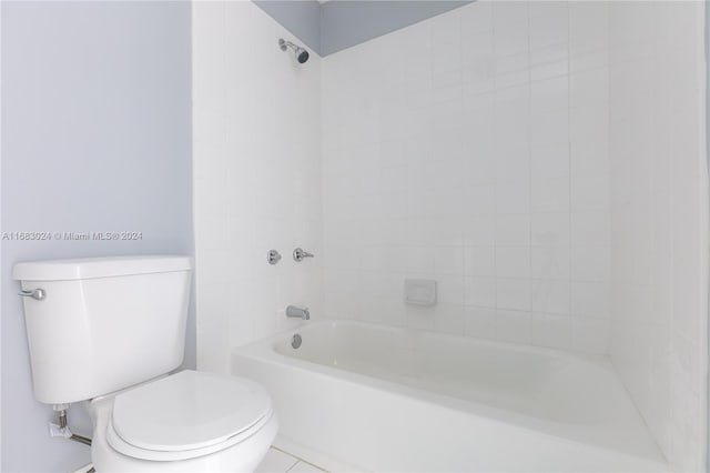 2510 SW Natura Blvd, Deerfield Beach, FL 33441 - bathroom with toilet and shower / bath combination