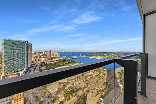 398 NE 5th St Unit 3707, Miami, FL 33132 - balcony featuring a city view and a water view