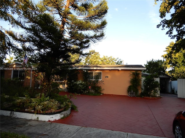 view of front of house featuring a patio area