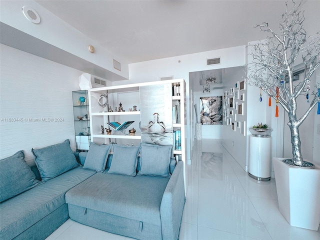 2020 N Bayshore Dr Unit 2007, Miami, FL 33137 - living area featuring visible vents