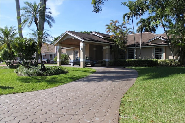 view of front of property with a front yard