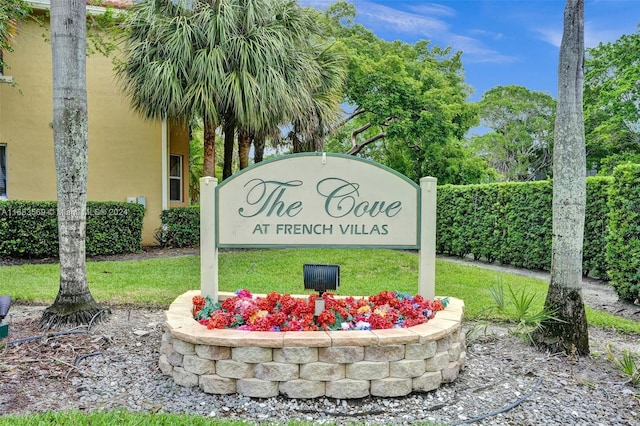 view of community / neighborhood sign