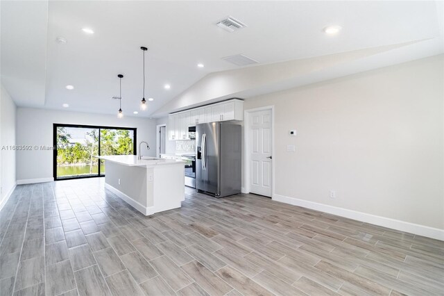 unfurnished room featuring light wood-type flooring