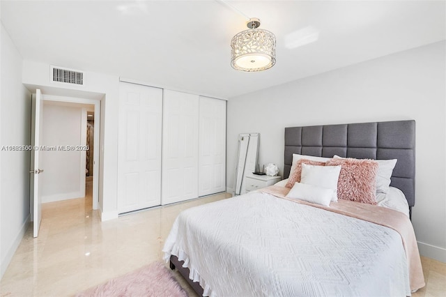 bedroom with a closet