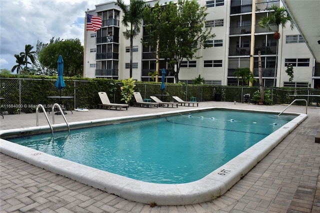 view of swimming pool