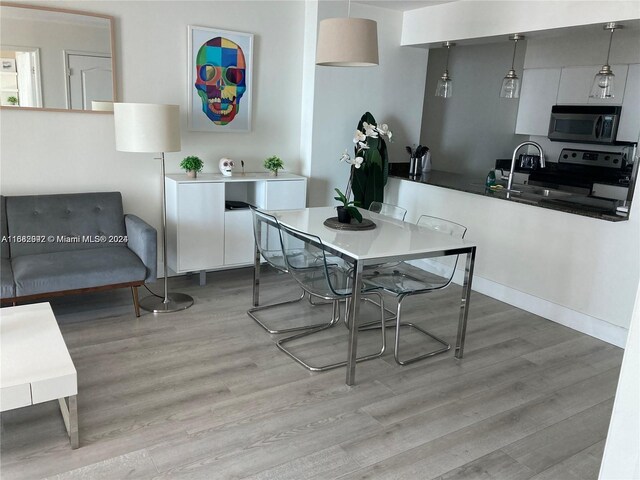 1200 Brickell Bay Dr Unit 3705, Miami, FL 33131 - photo 2
