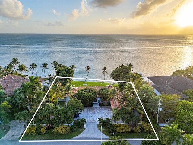520 S Mashta Dr, Key Biscayne, FL 33149 - aerial view at dusk of a water view and property parcel outlined