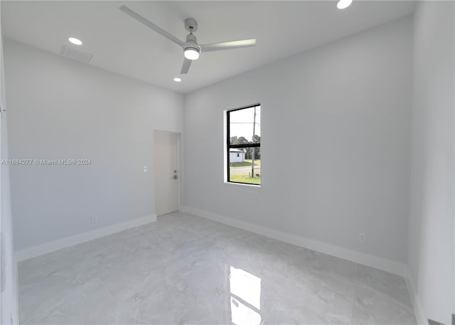 empty room with ceiling fan