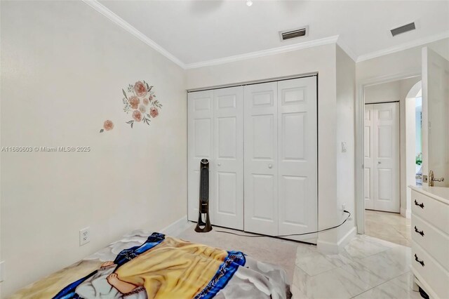 bathroom with ceiling fan, tile patterned flooring, and sink