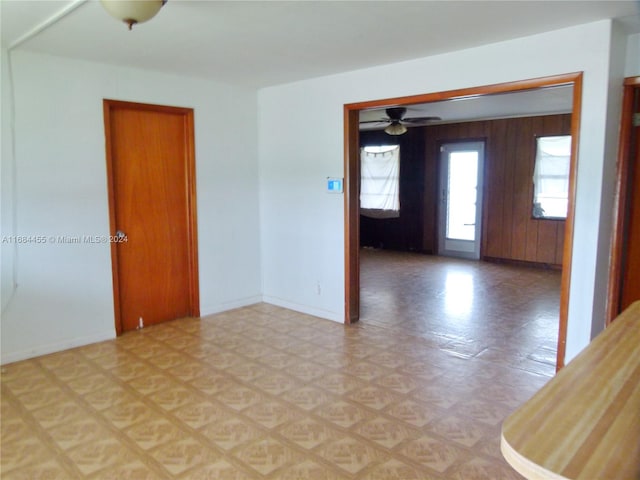 empty room with ceiling fan