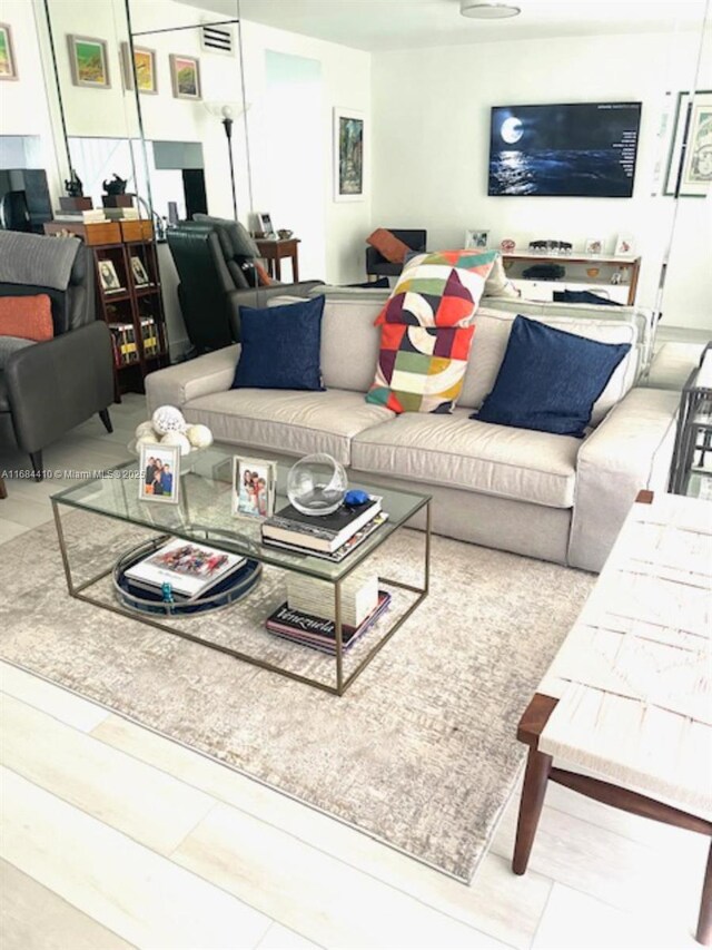 265 Grapetree Dr Unit 108, Key Biscayne, FL 33149 - view of living area
