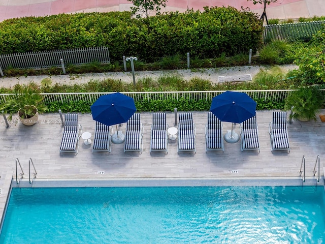 view of swimming pool