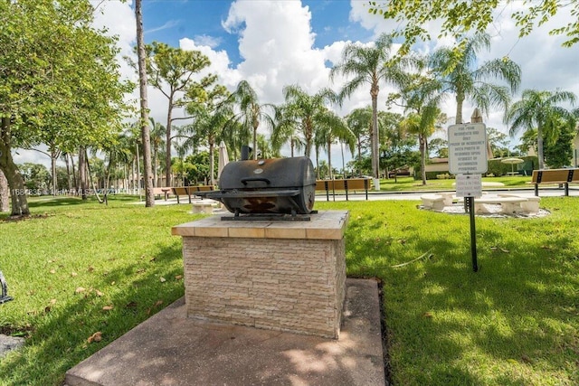 814 Sky Pine Way Unit C1, Green Acres, FL 33415 - view of community with a yard