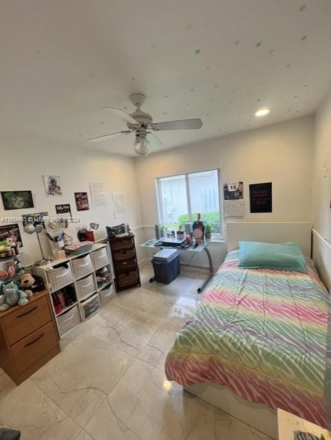 bedroom with ceiling fan