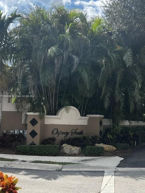 view of community / neighborhood sign