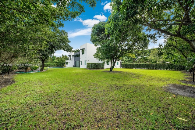 6695 SW 112th St, Pinecrest, FL 33156 - view of grassy yard
