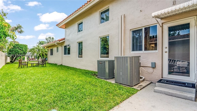 34 Pelican Dr, Fort Lauderdale, FL 33301 - view of green lawn featuring cooling unit