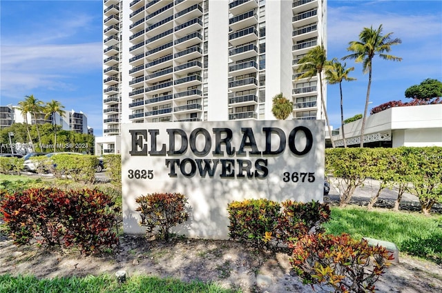 view of community / neighborhood sign