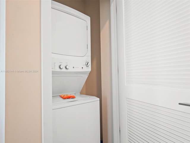 3900 Biscayne Blvd Unit N-1211, Miami, FL 33137 - laundry room with stacked washer and clothes dryer