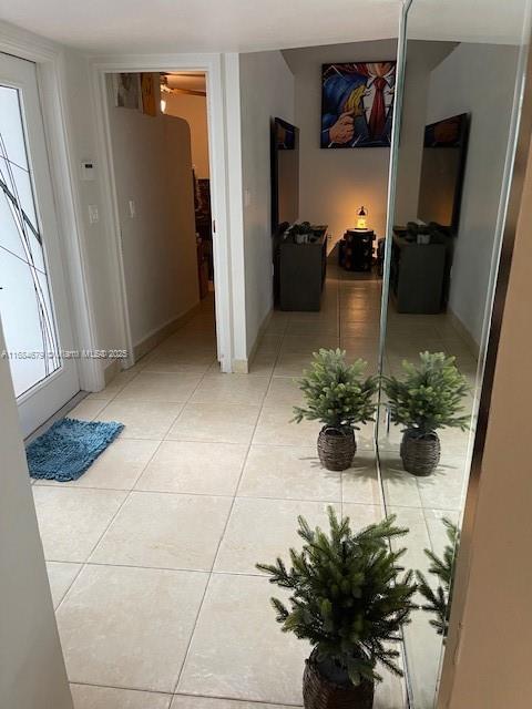 9230 SW 100th Ave Rd, Miami, FL 33176 - detailed view of baseboards
