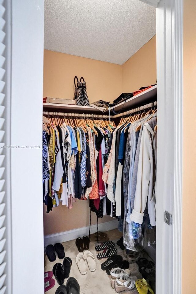 18011 Biscayne Blvd Unit 1705, Aventura, FL 33160 - view of walk in closet