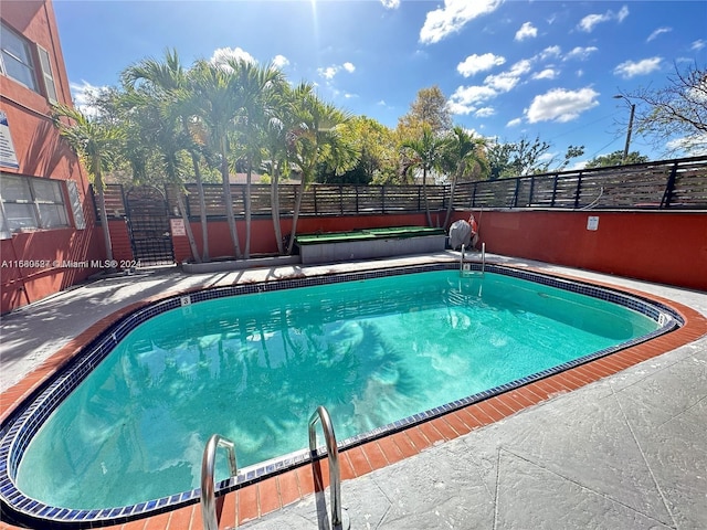 view of swimming pool