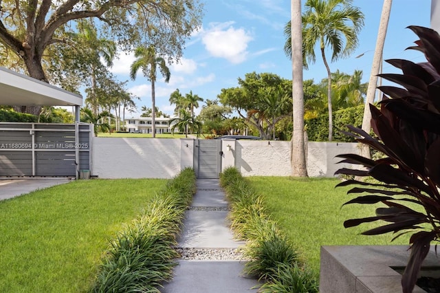 1610 S Bayshore Dr, Miami, FL 33133 - view of yard featuring a gate
