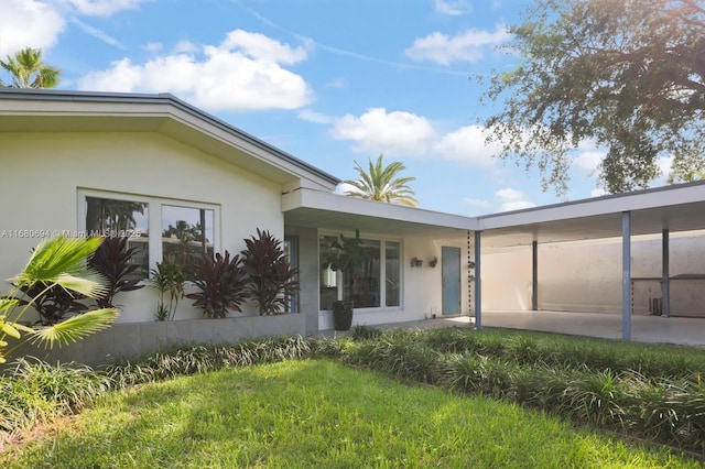 1610 S Bayshore Dr, Miami, FL 33133 - property entrance with stucco siding