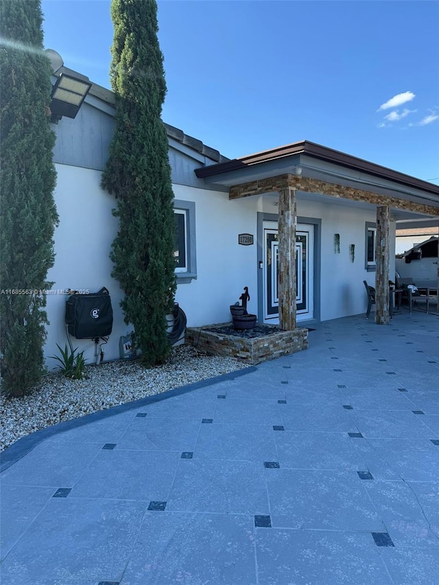 view of front of property with a patio area