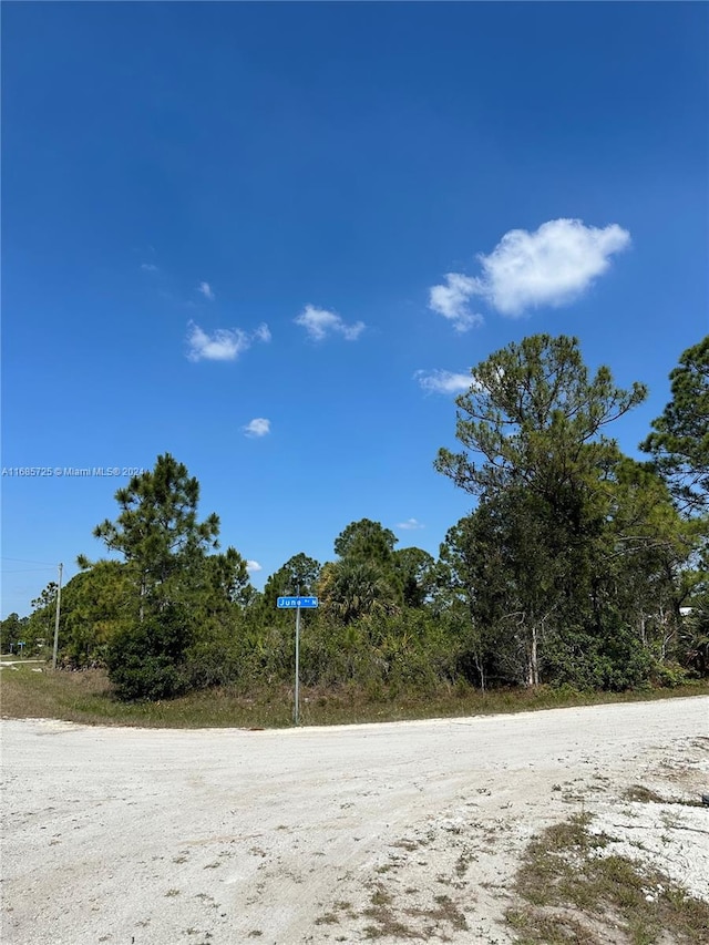 Listing photo 3 for 3401 June Ave N, Lehigh Acres FL 33971