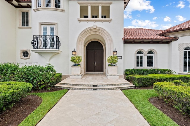 view of doorway to property