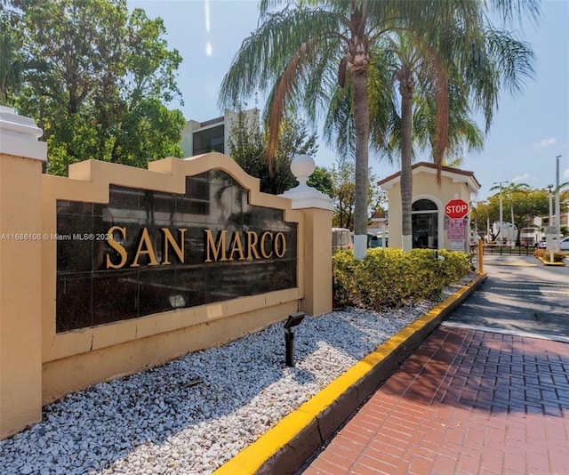 view of community / neighborhood sign