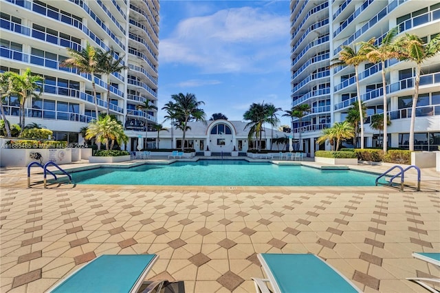 view of swimming pool