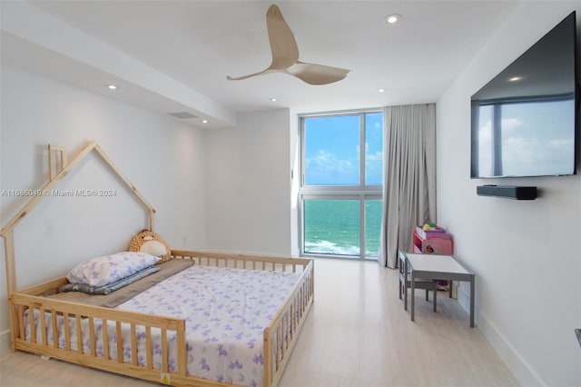 bedroom featuring ceiling fan