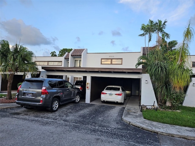 view of front of house featuring a garage