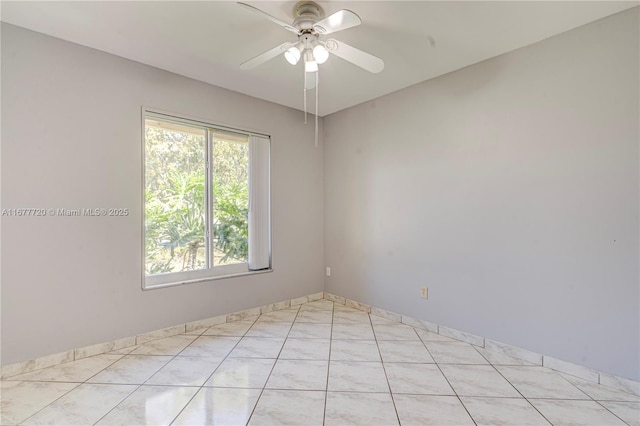 garage with washing machine and clothes dryer and water heater