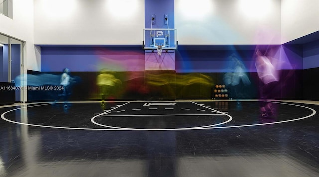 851 NE 1st Ave Unit 3302, Miami, FL 33132 - view of basketball court with community basketball court