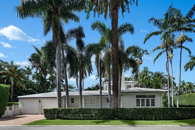 view of front facade with a garage