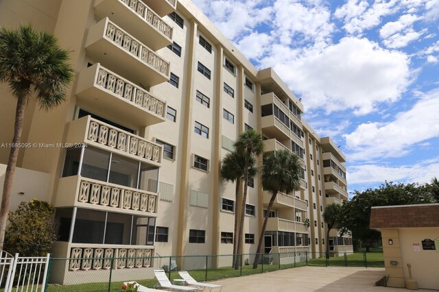 800 NE 195th St Unit 501, Miami, FL 33179 - photo 39