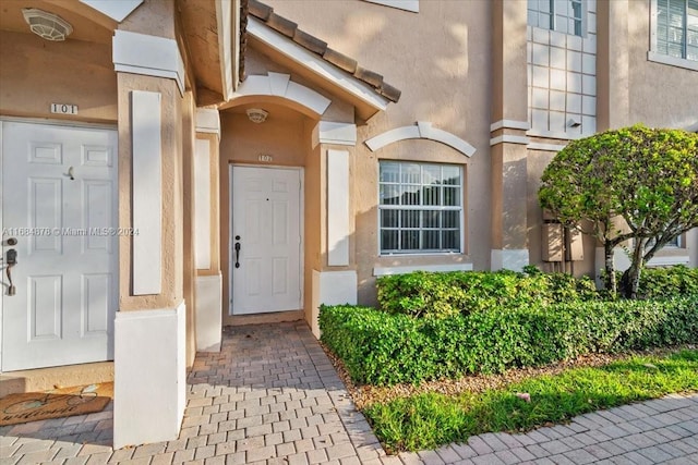 view of property entrance