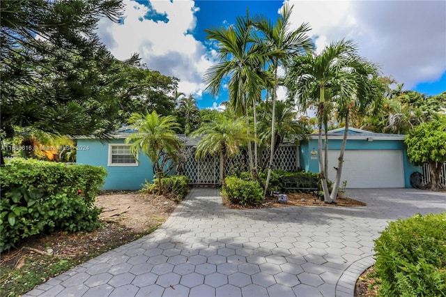 view of front of house featuring a garage