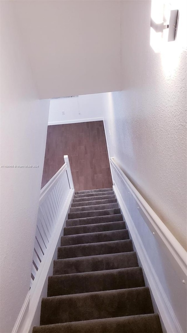 833 Millbrae Ct Unit 5, West Palm Beach, FL 33401 - view of staircase