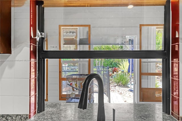4706 SE Manatee Ter, Stuart, FL 34997 - kitchen view