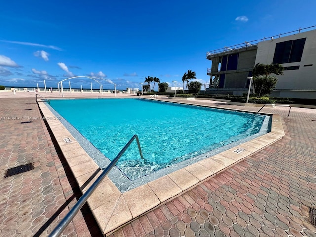 view of swimming pool