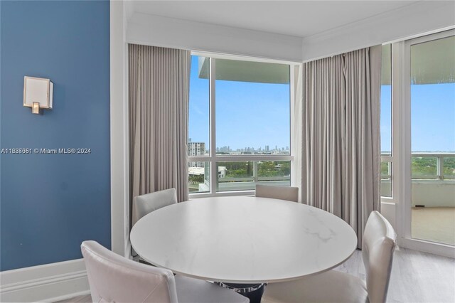 4401 Collins Ave Unit 1214, Miami Beach, FL 33140 - dining room featuring a skyline view