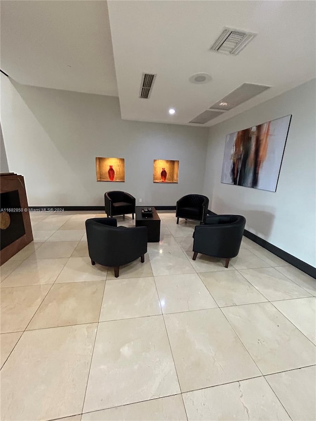 555 NE 15th St Unit 24B, Miami, FL 33132 - community lobby with recessed lighting