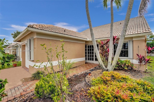 view of front of house featuring a patio